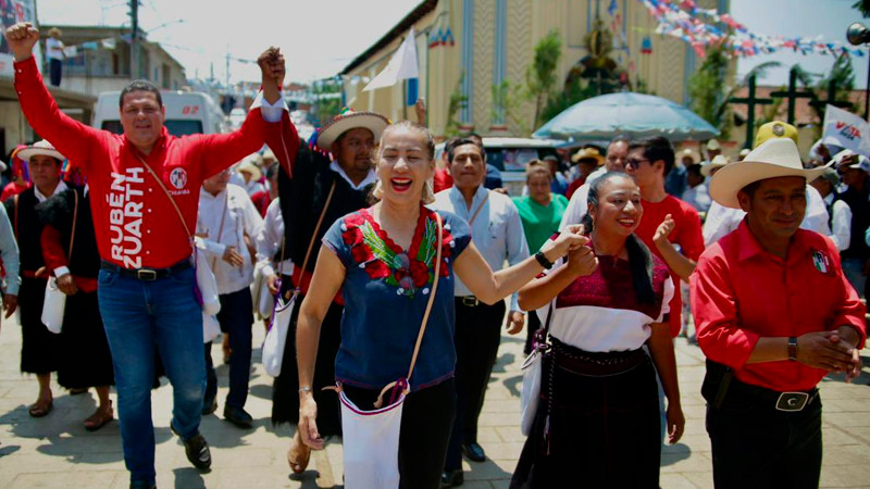 Acompaña Olga Luz Espinosa a Andrés Ruiz, en cierre de campaña en San Andrés Larrainzar 
