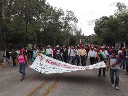 Más de 70 asociaciones de Frente Cívico Social inician marcha masiva en Morelia  - Foto 1 