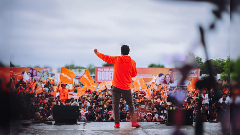 "Podemos acabar con el poder del dinero y corrupción en México", dice Máynez  