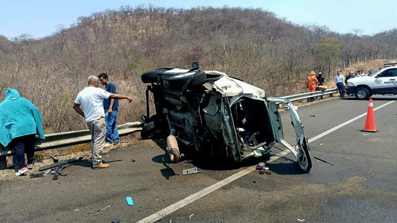Accidente en la Siglo XXI deja dos personas sin vida y dos heridos graves