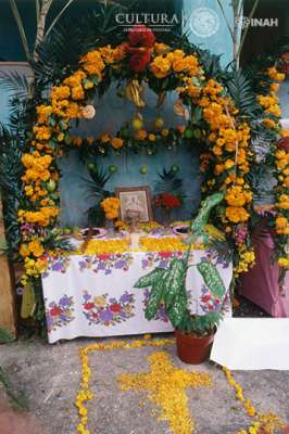 Exhibe la Fototeca Nacional las distintas celebraciones del Día de Muertos - Foto 1 