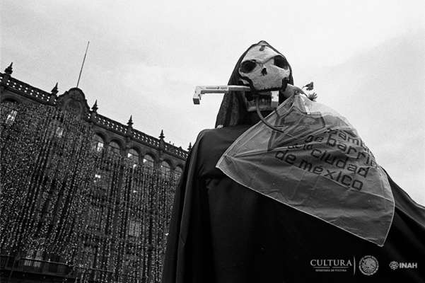 Exhibe la Fototeca Nacional las distintas celebraciones del Día de Muertos - Foto 2 