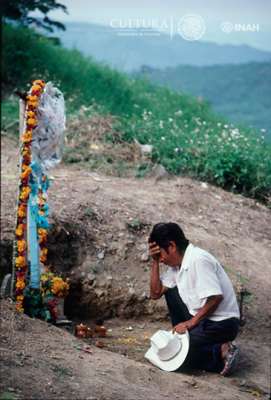 Exhibe la Fototeca Nacional las distintas celebraciones del Día de Muertos - Foto 5 