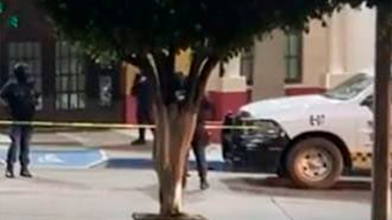 Lanzan artefactos explosivos en Junta Distrital del INE en Acámbaro, Guanajuato 