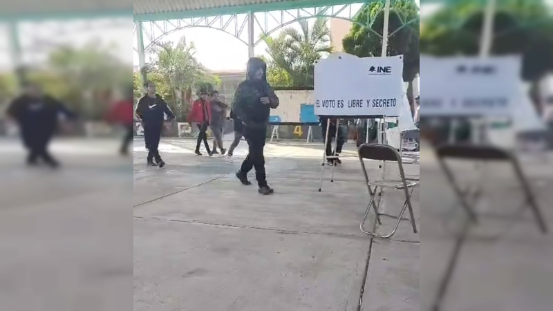 Roban con violencia boletas electorales en Tlapanalá, Puebla: Hay detenidos; reportan una mujer muerta 