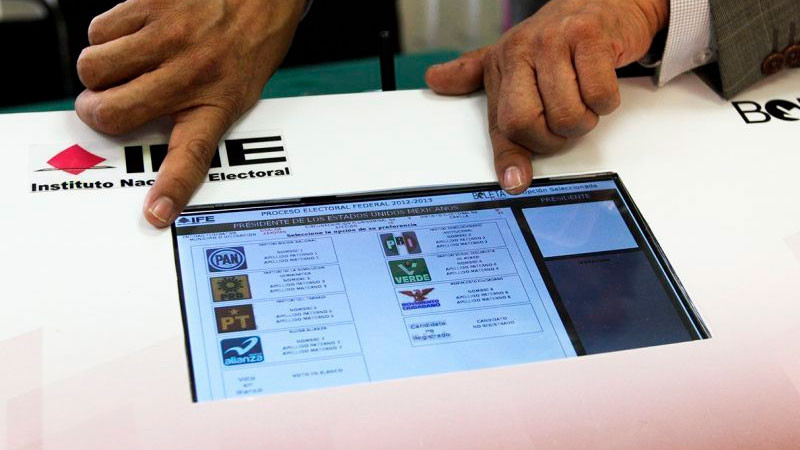 Reportan caída del portal del INE para voto de mexicanos en el extranjero 