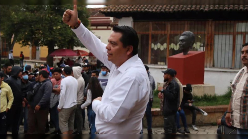 Balean casa de Fernando Morfín, candidato a la alcaldía de San Cristóbal de las Casas, Chiapas