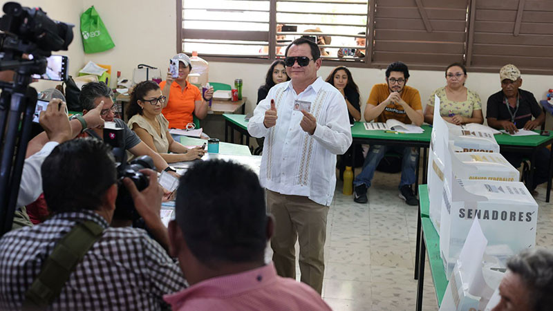Joaquín "Huacho" Díaz Mena también se declara ganador de gubernatura en Yucatán 