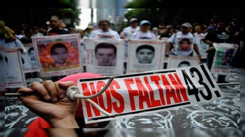 Padres de los 43 normalistas de Ayotzinapa piden a AMLO puente de comunicación con Sheinbaum 