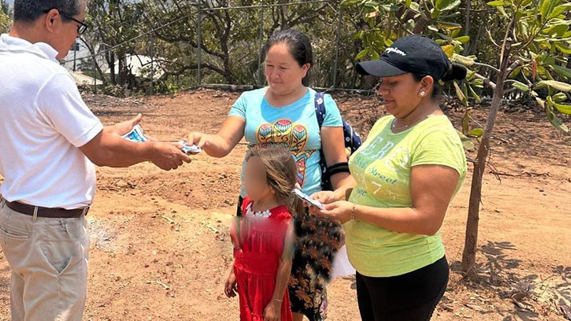 Sector salud promueve la hidratación en comunidades de la Costa Michoacana 