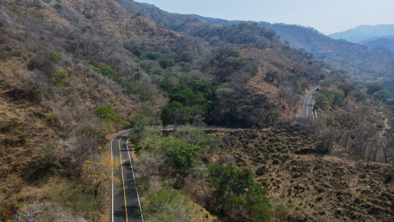 Rehabilita SCOP tramo Coalcomán-Tepalcatepec para beneficio de 34 mil habitantes