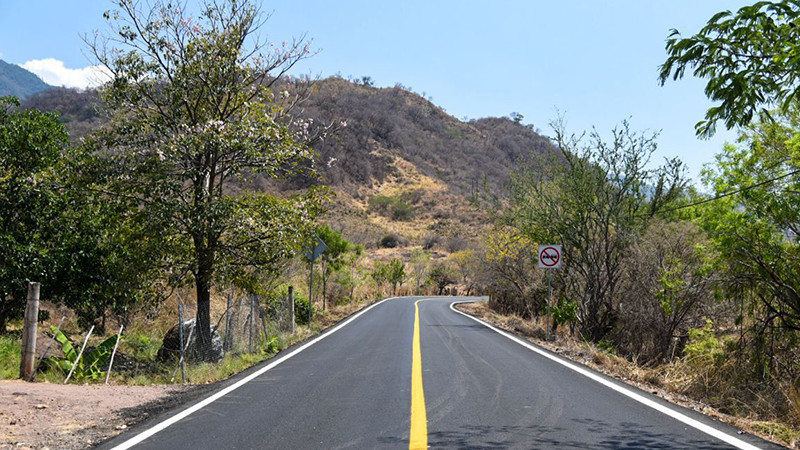 Rehabilita SCOP tramo Coalcomán-Tepalcatepec para beneficio de 34 mil habitantes