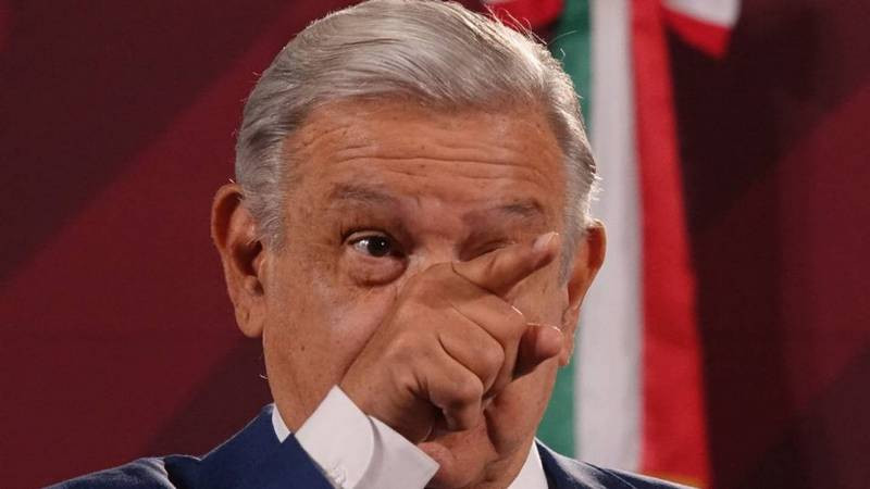 AMLO se lanza contra medios de comunicación por no dar a conocer datos del PREP 