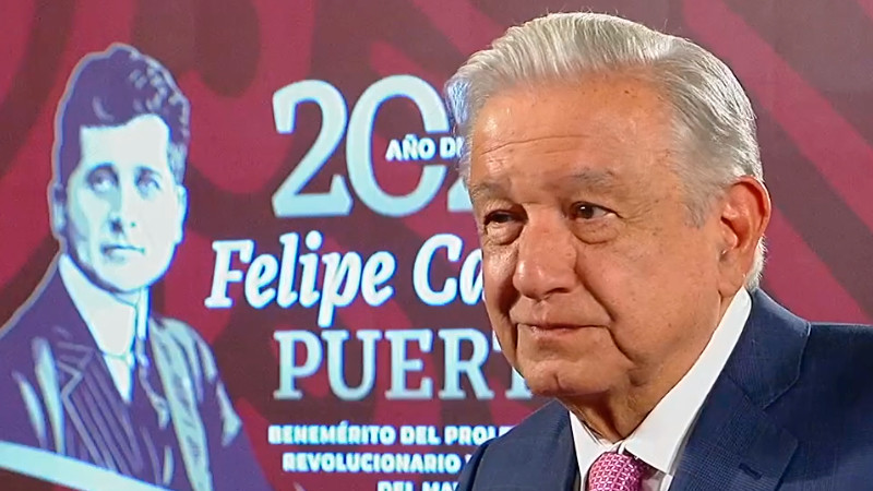 “Por precaución”, AMLO mantiene vallas metálicas en perímetro de Palacio Nacional, ante marcha de la CNTE 