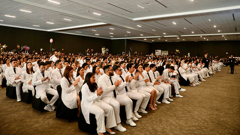 Médicos y médicas de calidad egresan de las aulas de la UMSNH: Yarabí Ávila