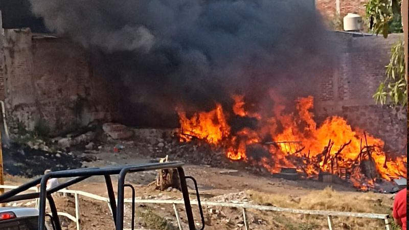 Se incendia vivienda en Apatzingán, Michoacán, solo hubo daños materiales 