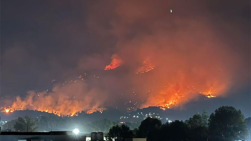 Solicitan víveres para brigadistas que combaten incendio en el cerro de la Cruz en Uruapan 
