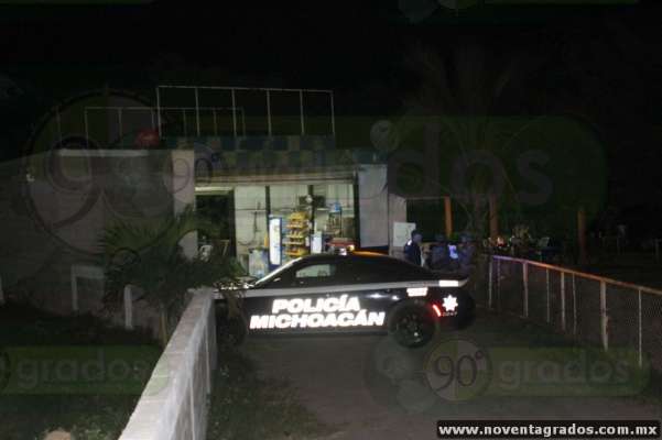 Asesinan a mujer en tienda de autoservicio, en Lázaro Cárdenas, Michoacán 