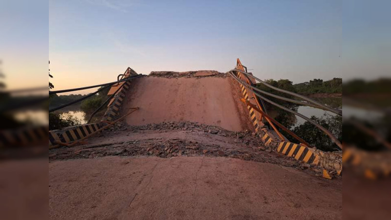 Colapsa puente en Bolivia; hay tres muertos y cinco desaparecidos