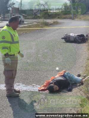 Muere joven tras chocar su moto contra un poste, en Tarímbaro, Michoacán  - Foto 0 