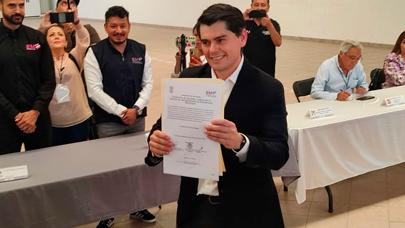 Recibe Toño Ixtláhuac constancia de mayoría 