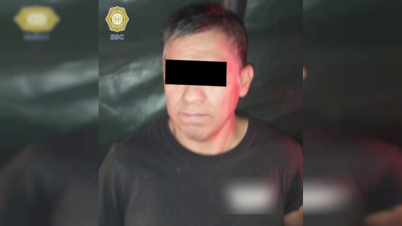 Policías son arrollados durante bloqueo de taxistas en Tlalpan, CDMX
