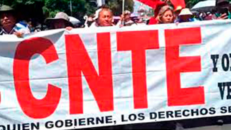 CNTE bloquea 4 centros comerciales en Tuxtla Gutiérrez, Chiapas  