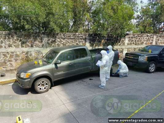 Localizan vehículo baleado en calles de Morelia - Foto 0 