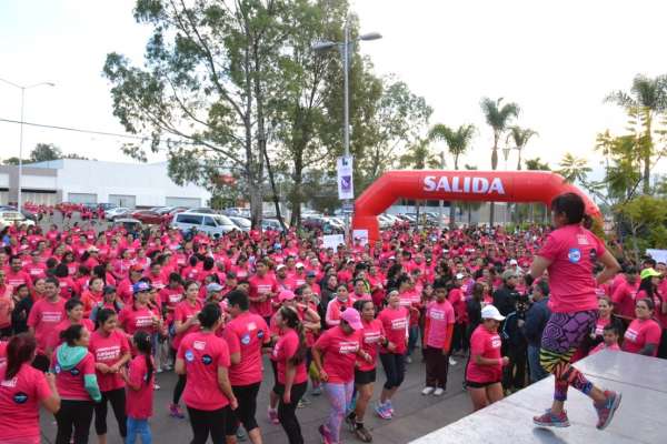 Rompe récord la Carrera Rosa, unidos contra el cáncer de mama en Zamora - Foto 0 