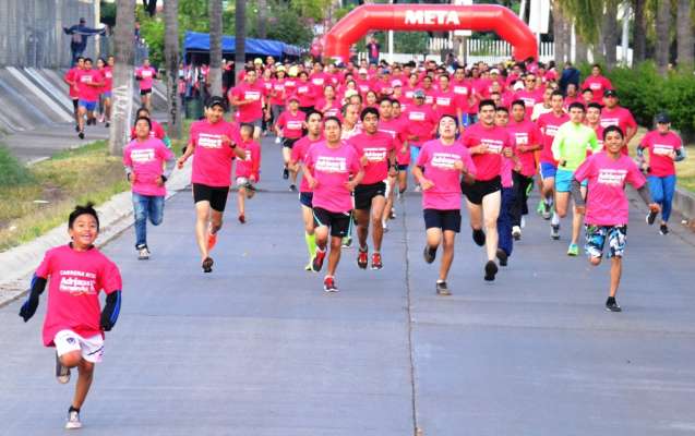 Rompe récord la Carrera Rosa, unidos contra el cáncer de mama en Zamora - Foto 1 
