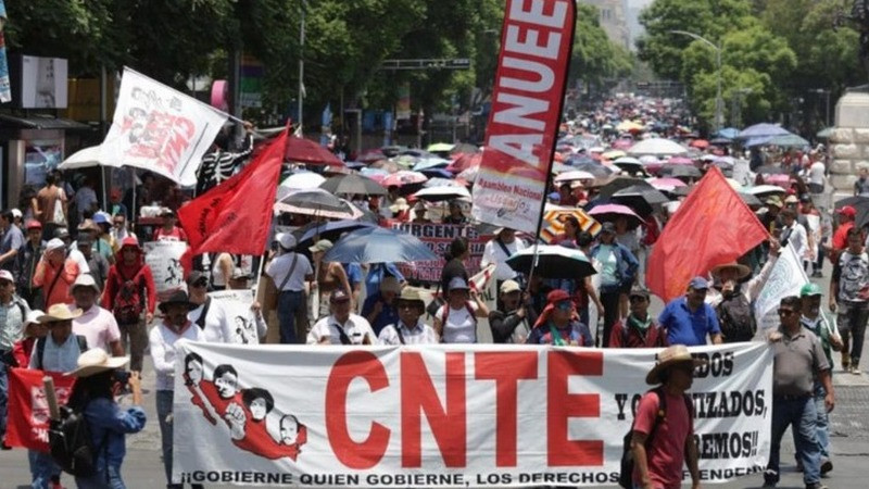 Celebra AMLO que CNTE haya regresado a clases; pide manifestaciones pacíficas 