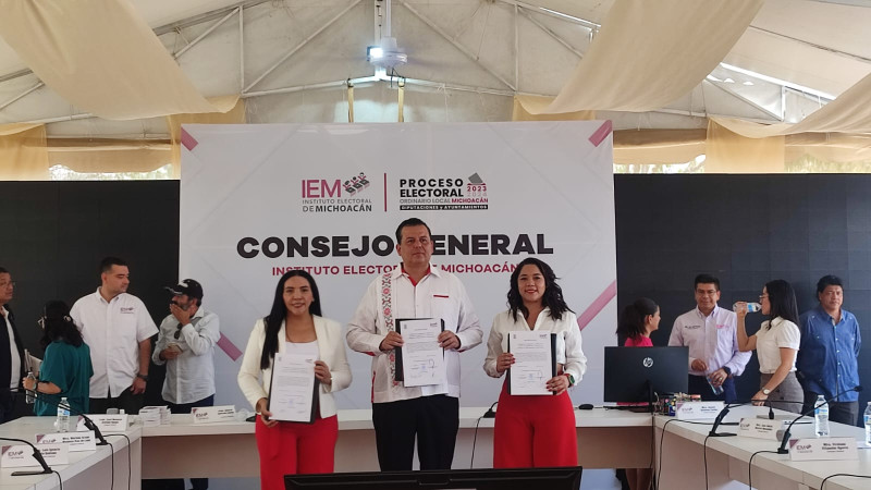 Reciben priístas constancia de mayoría por representación proporcional 