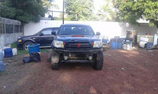 Aseguran narcolaboratorio, un arma y vehículos con reporte de robo, en Parácuaro, Michoacán - Foto 5 