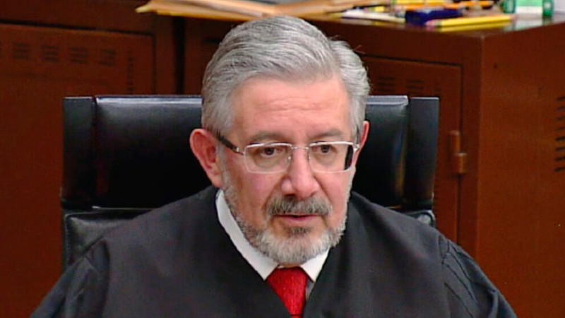 AMLO califica al ministro Luis María Aguilar como "uno de los más tenaces violadores de la Constitución" 