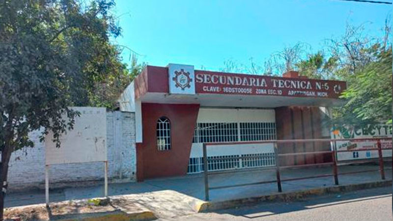 Autoridades Investigan incidente en la Escuela Secundaria Técnica No. 5 de Apatzingán