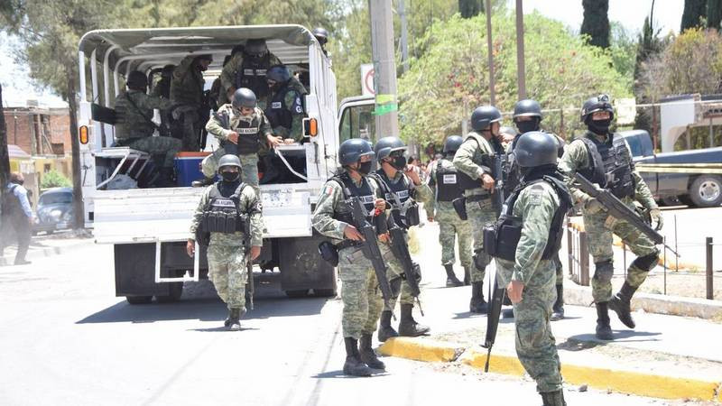 Hay 5 agentes de la Guardia Nacional detenidos tras masacre en León, Guanajuato: AMLO 