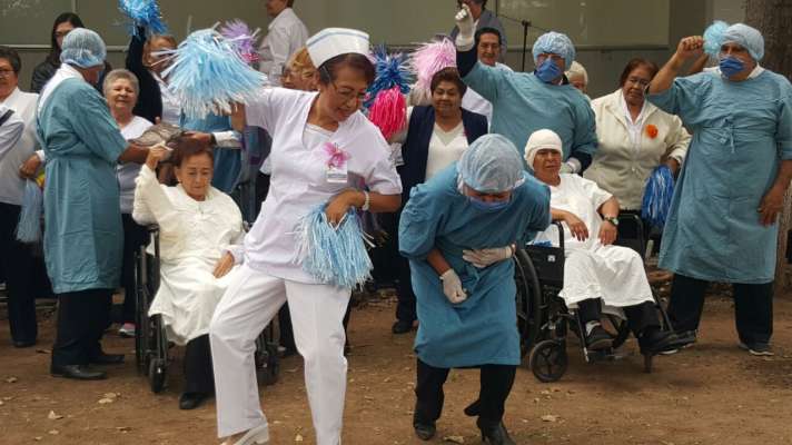En ISSSTE Michoacán se festejan entre jubilados y médicos  - Foto 1 
