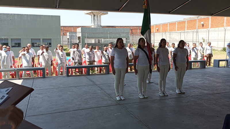 Dan certificado de estudios y capacitan para el trabajo a 60 personas internas en penal de La Piedad