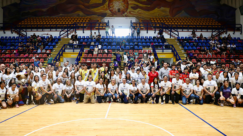 Estudiantes, queremos que sean transformadores del deporte en la UMSNH: Rectora