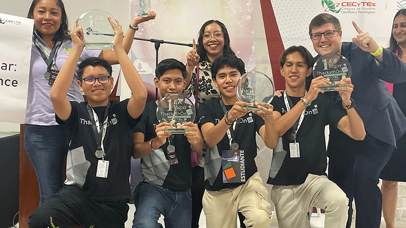Estudiantes de preparatoria crean aplicación para preservar náhuatl en Hidalgo