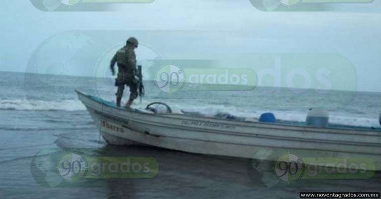 Aseguran presunta embarcación de narcotráfico en Lázaro Cárdenas - Foto 0 