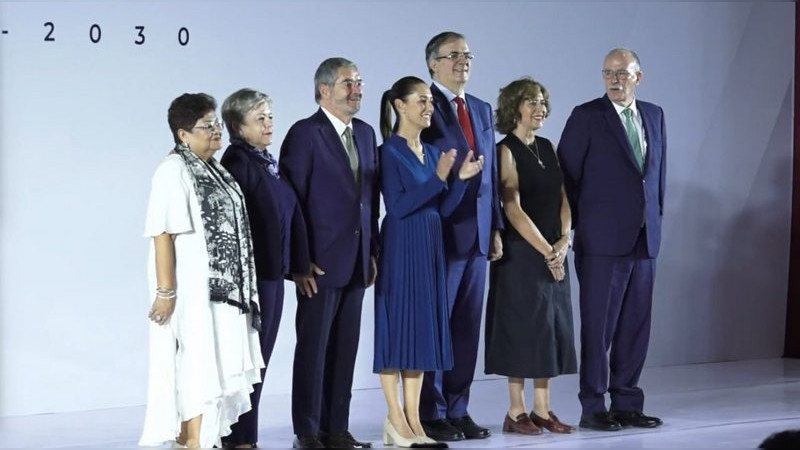 Presenta Claudia Sheinbaum a parte de su Gabinete; Marcelo Ebrard va a Economía 