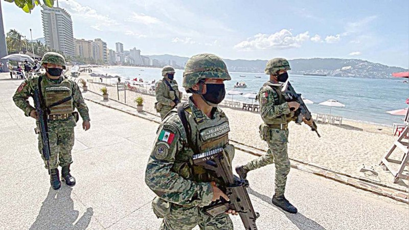 Arriban 180 militares a Acapulco, Guerrero, para reforzar seguridad del puerto 