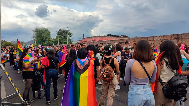 Ni la lluvia frenó el Pride Morelia; piden un alto a simulación política