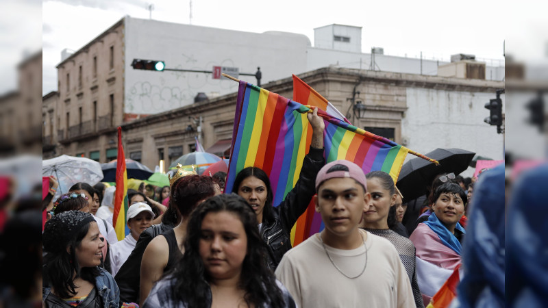 Ni la lluvia frenó el Pride Morelia; piden un alto a simulación política