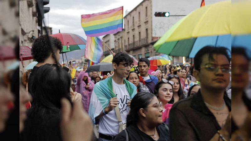 Ni la lluvia frenó el Pride Morelia; piden un alto a simulación política