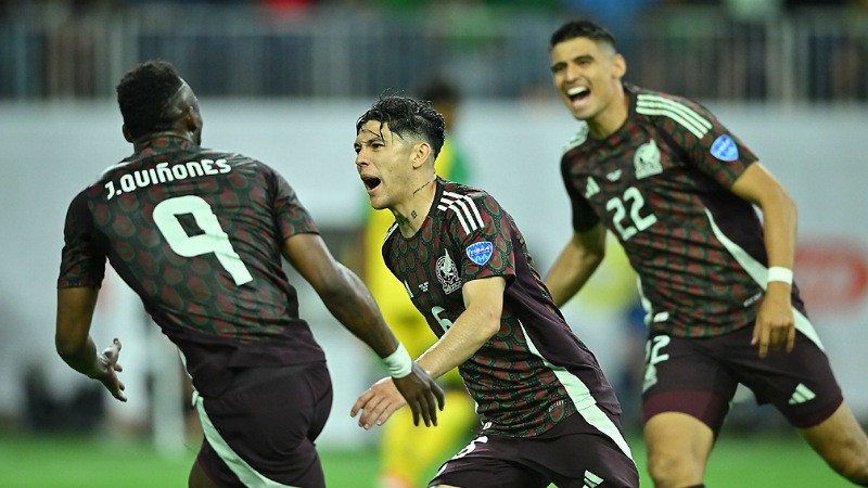 México sufre pero vence a Jamaica en su debut en la Copa América 
