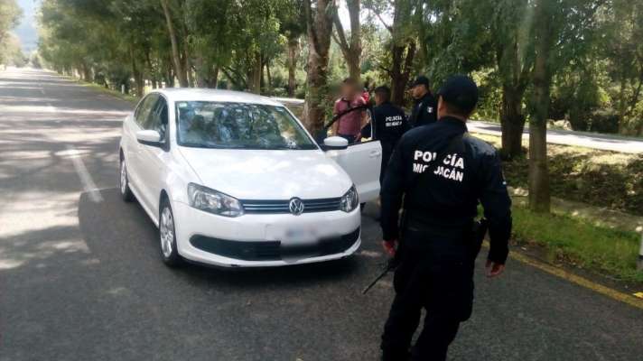 Michoacán: 17 presuntos delincuentes detenidos en posesión de armas, droga y vehículos robados, en las últimas horas - Foto 5 
