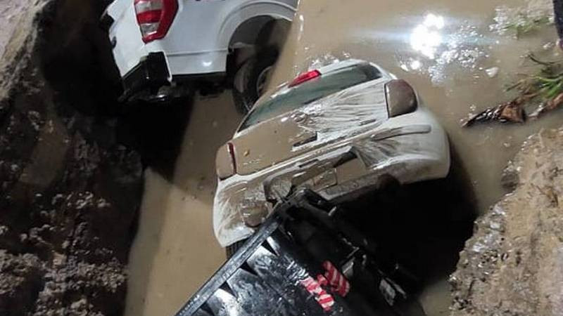 Intensas lluvias en Tuxtla Gutiérrez, Chiapas, dejan 15 viviendas inundadas y 6 autos con daños 