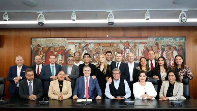 Ebrard y diputados electos respaldan a Monreal  como próximo coordinador parlamentario de Morena 